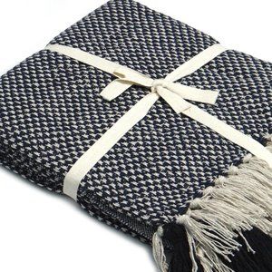 LIVINPARADSIE 100%  COTON THRWO AND BLANKET